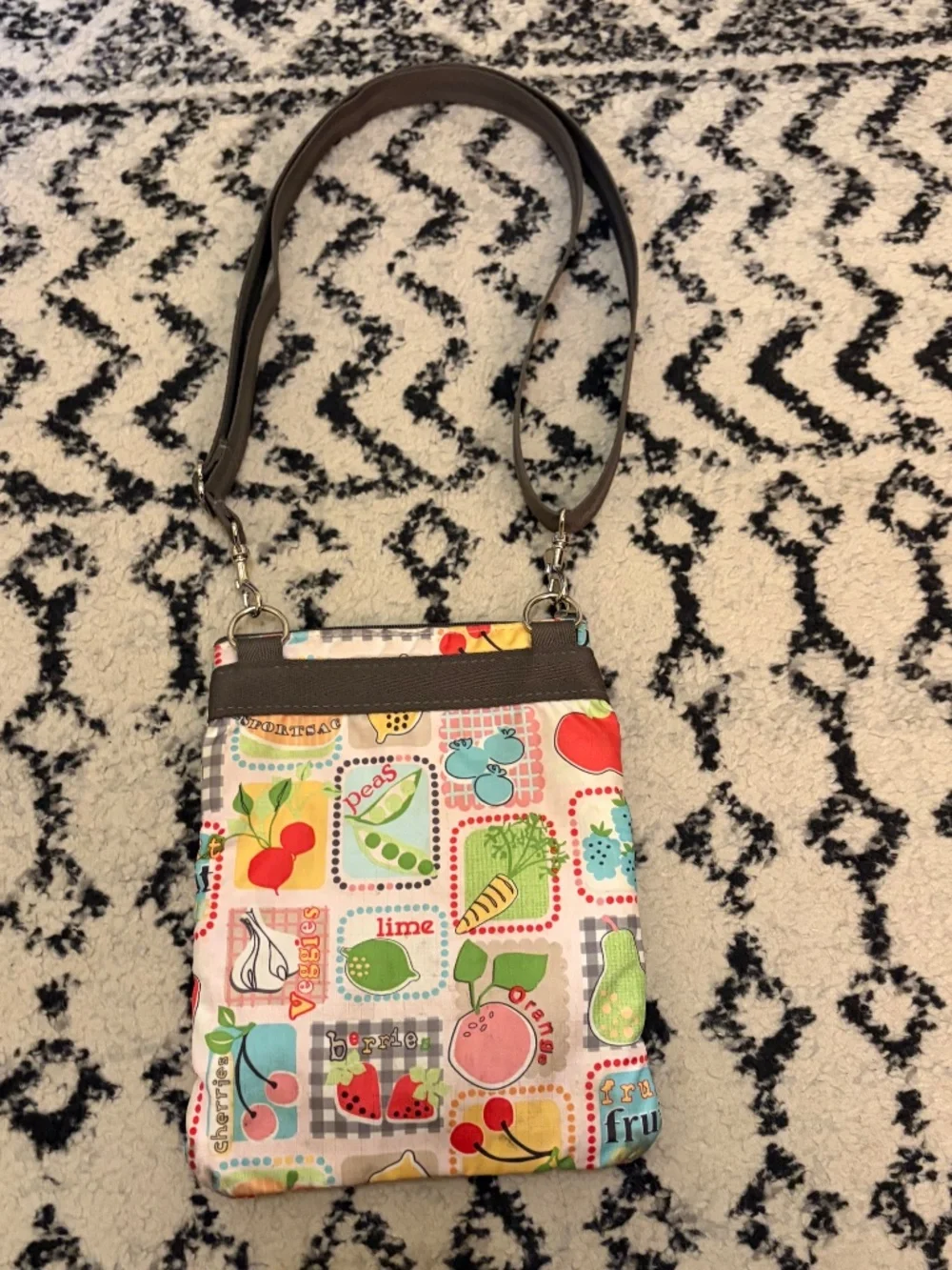 LeSportsac Fruit/ Veggie Farmers Market Three Zipper Crossbody Bag Purse Retired